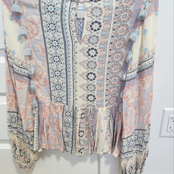 AMERICAN EAGLE | BOHO WITH TASSEL MIX PRINT BLOUSE - Picture 3 of 5